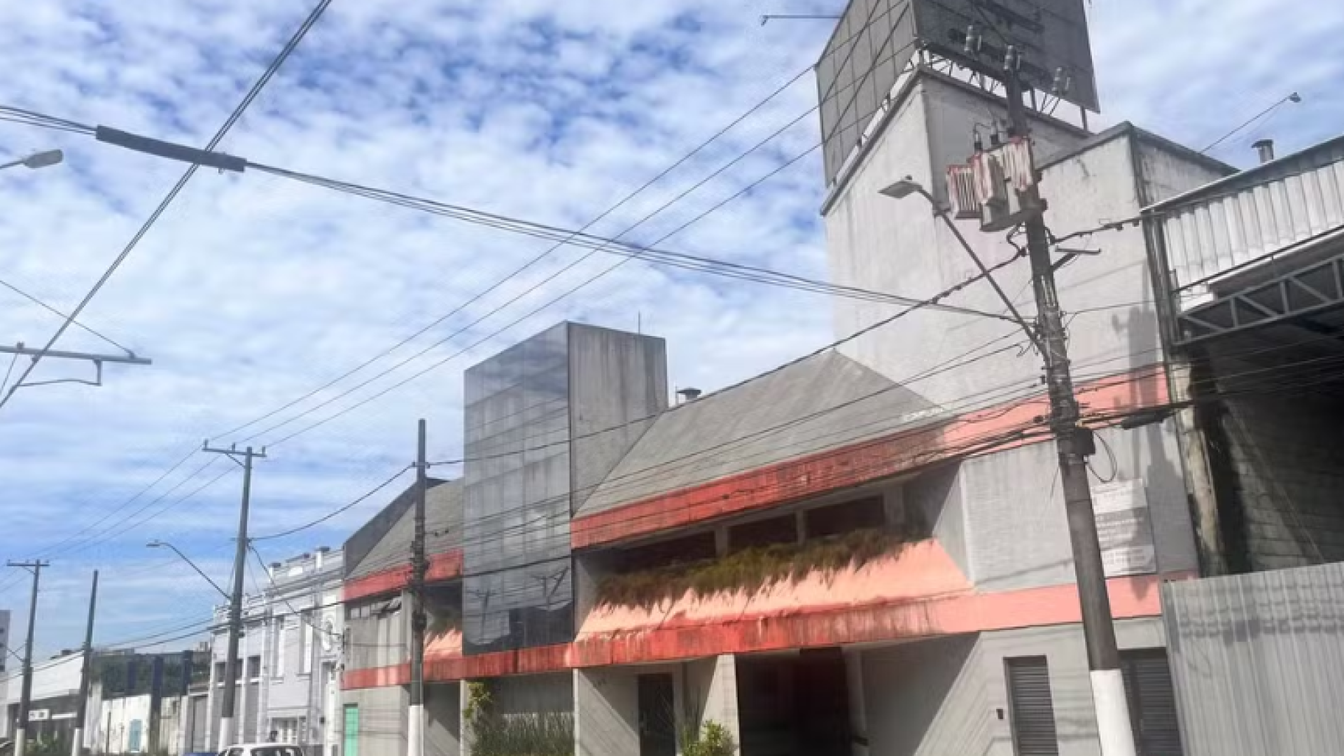 Um casal foi encontrado morto dentro de um quarto de um motel em Santos, no litoral de São Paulo. A principal suspeita da polícia...