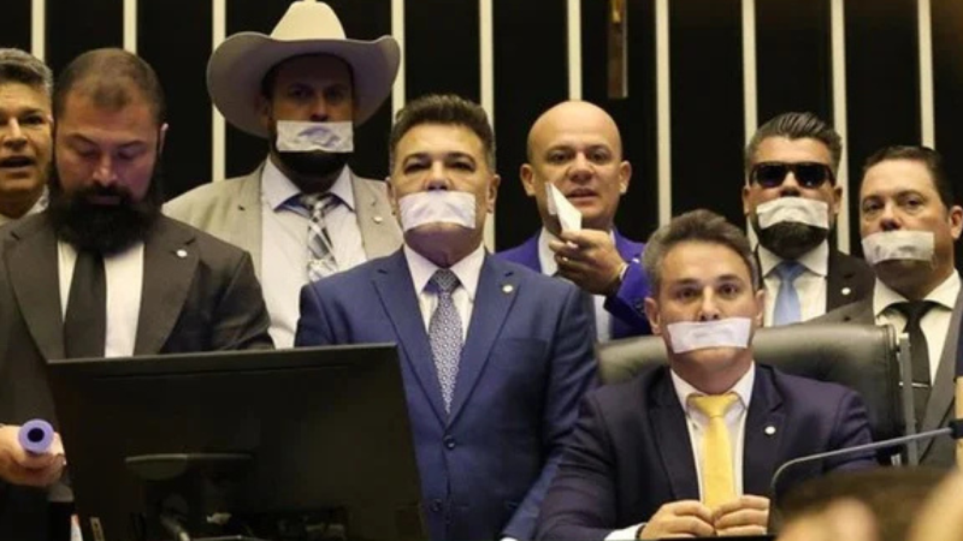O Conselho de Ética da Câmara dos Deputados iniciou nesta terça-feira (7) processos disciplinares contra três deputados envolvidos no motim...