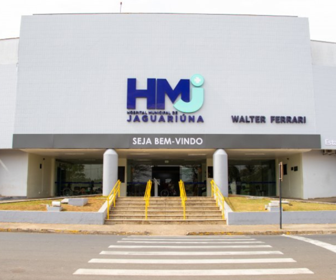 Uma mulher de 46 anos, açougueira, foi presa em flagrante nesta segunda-feira (6/10), após esfaquear o marido em meio a uma discussão...