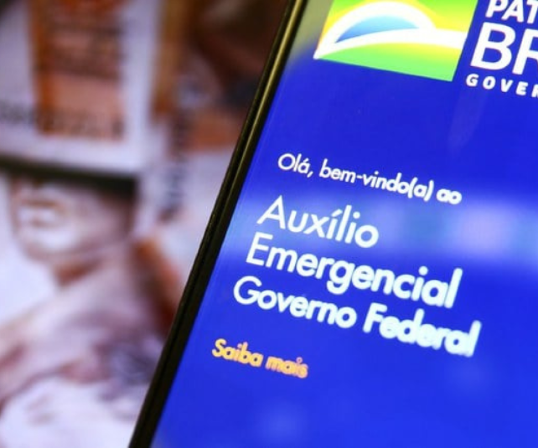 O governo federal iniciou o processo de cobrança da devolução de R$ 478,8 milhões recebidos de forma indevida durante o pagamento...