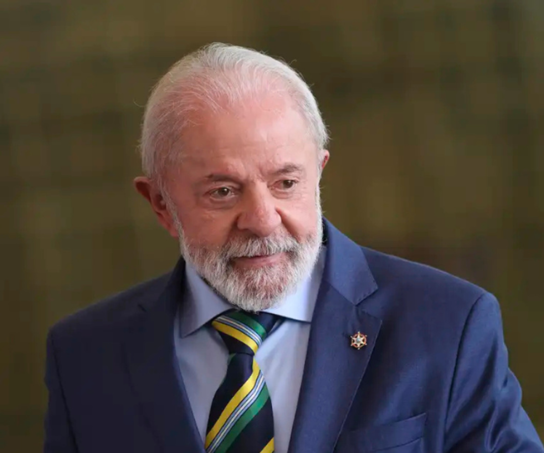 No terceiro ano de seu terceiro mandato, o presidente Luiz Inácio Lula da Silva tem enfrentado problemas com o avião presidencial...