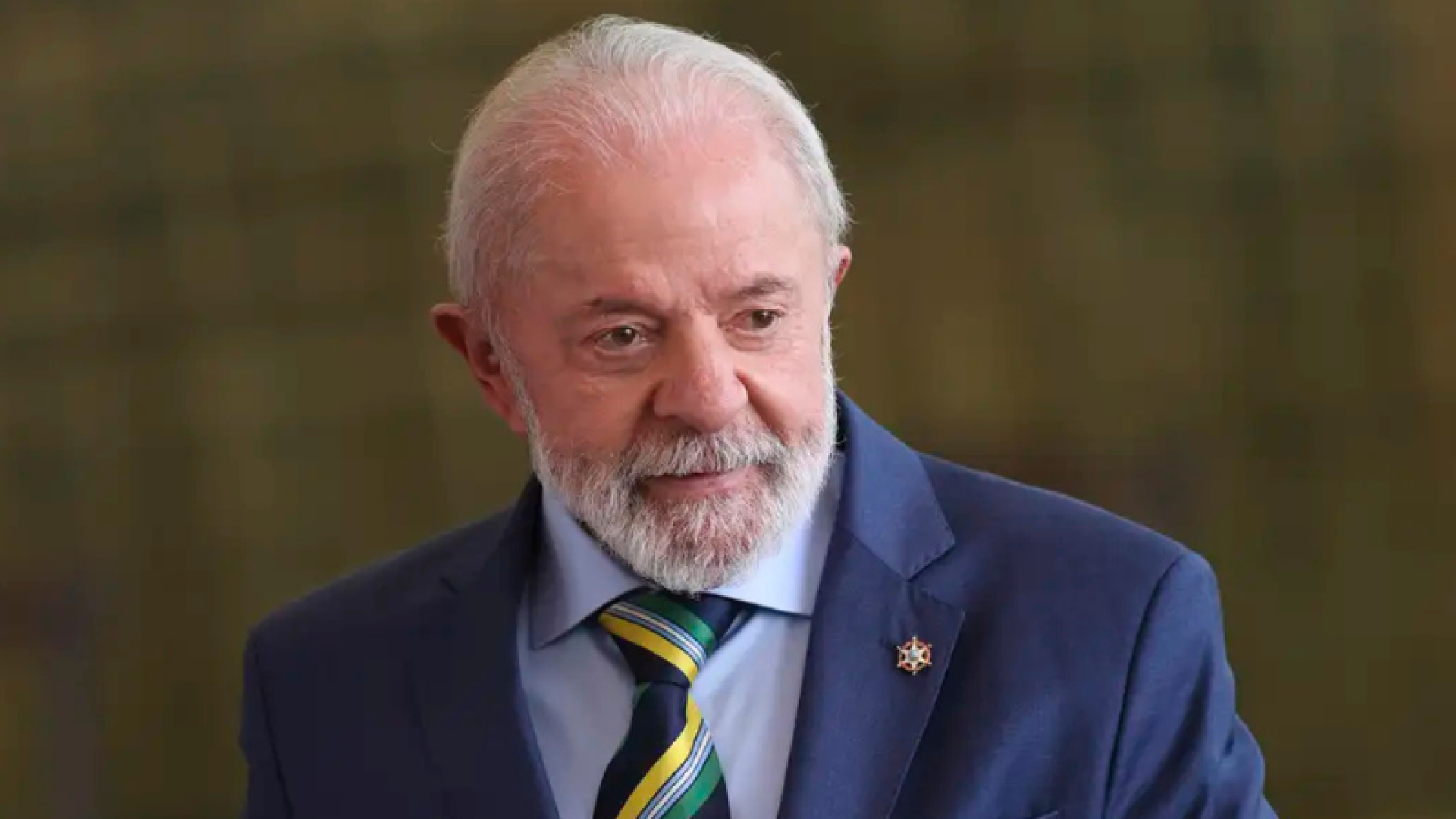 No terceiro ano de seu terceiro mandato, o presidente Luiz Inácio Lula da Silva tem enfrentado problemas com o avião presidencial...