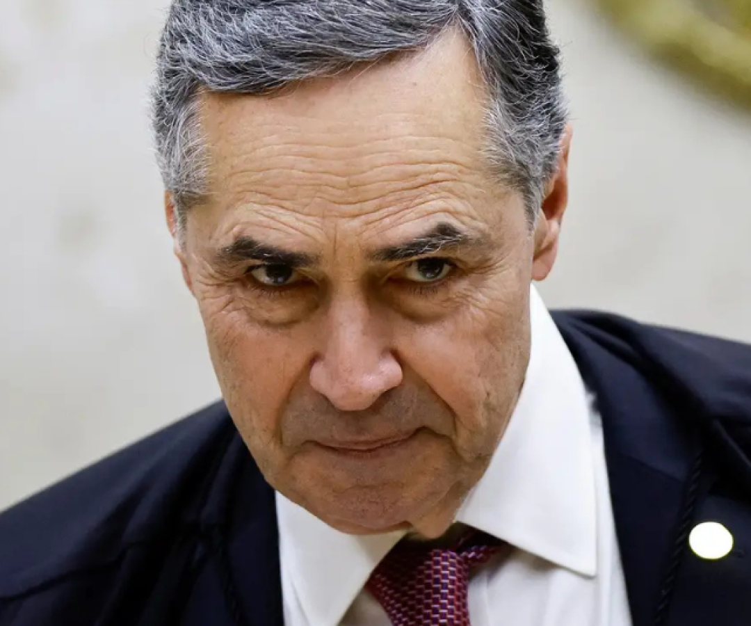 O anúncio de aposentadoria foi feito por Barroso no final da sessão plenária do STF desta quinta-feira, quando o ministro, visivelmente...