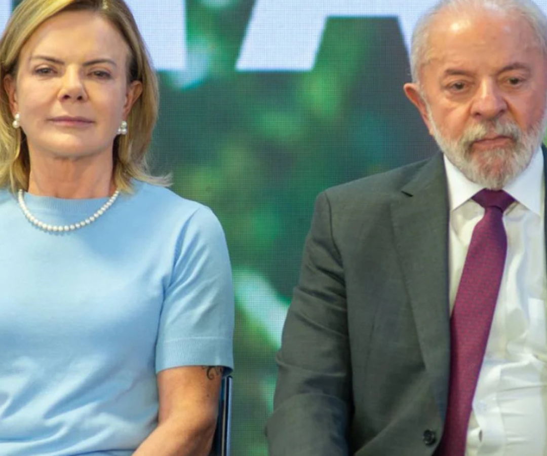 A ministra das Relações Institucionais, Gleisi Hoffmann (PT), confirmou nesta segunda-feira (13) o início de uma reestruturação da base...