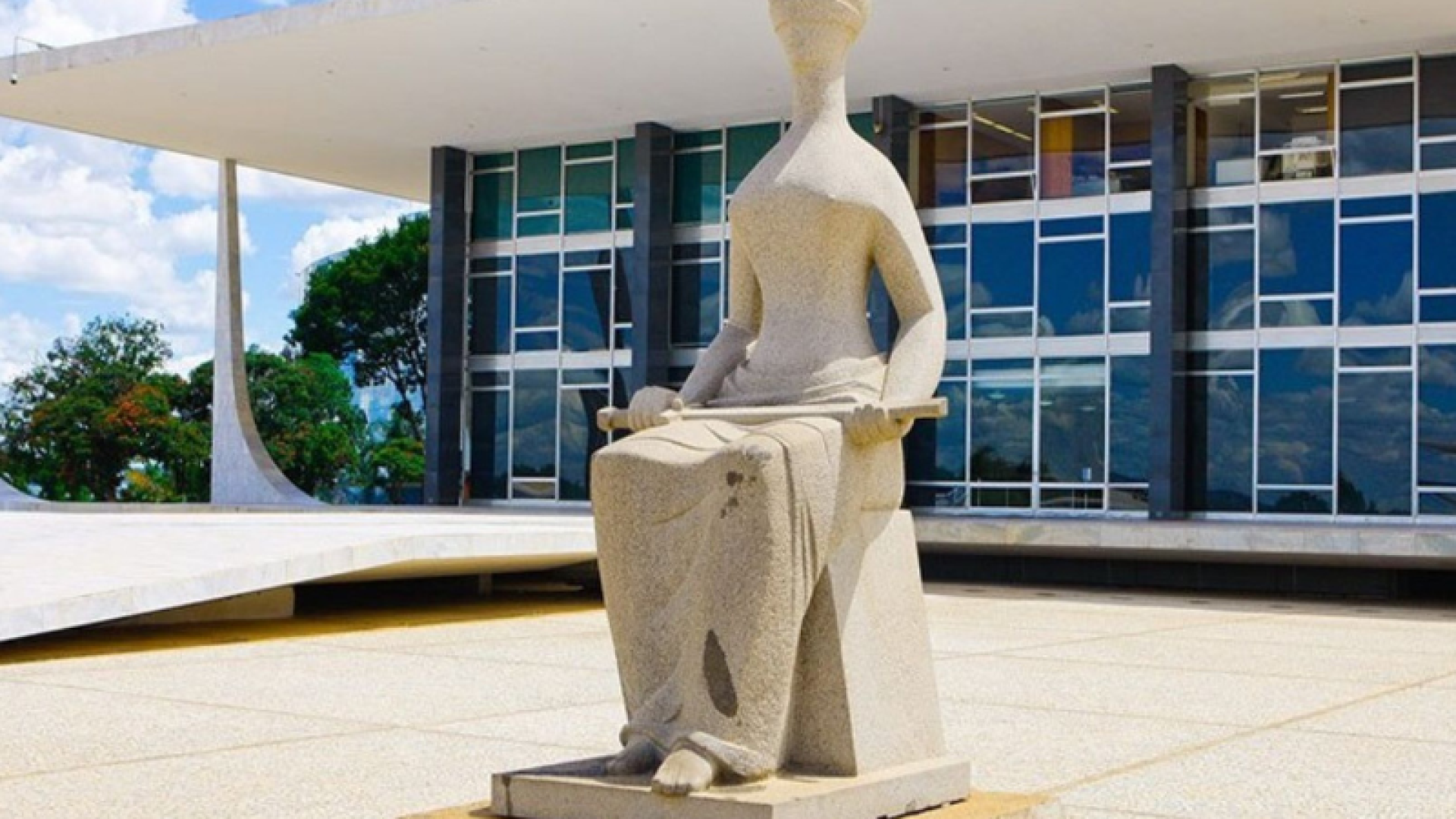 A Primeira Turma do Supremo Tribunal Federal (STF) deu início nesta terça-feira (14) ao julgamento da Ação Penal 2694, que envolve...