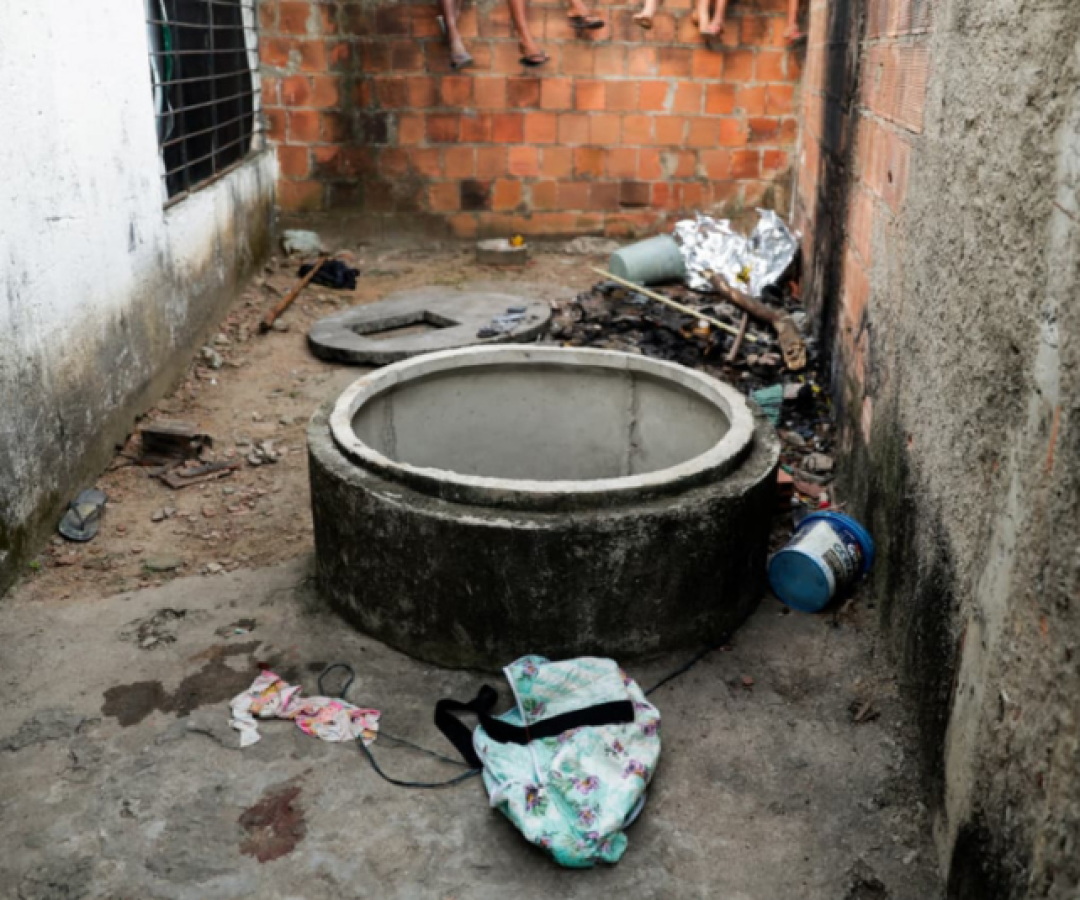 O corpo de Esther Izabelle, de 4 anos, foi encontrado na tarde desta terça-feira (21) dentro de uma cacimba em uma residência no bairro...