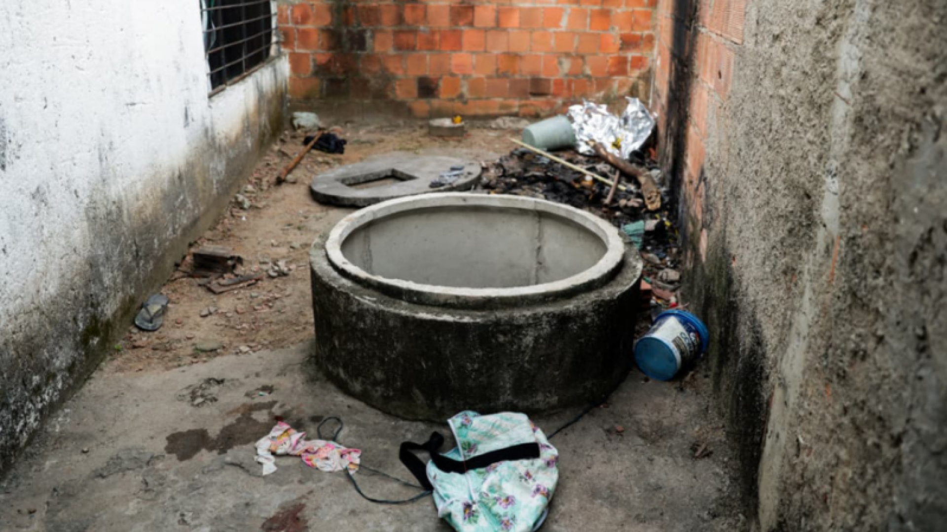 O corpo de Esther Izabelle, de 4 anos, foi encontrado na tarde desta terça-feira (21) dentro de uma cacimba em uma residência no bairro...
