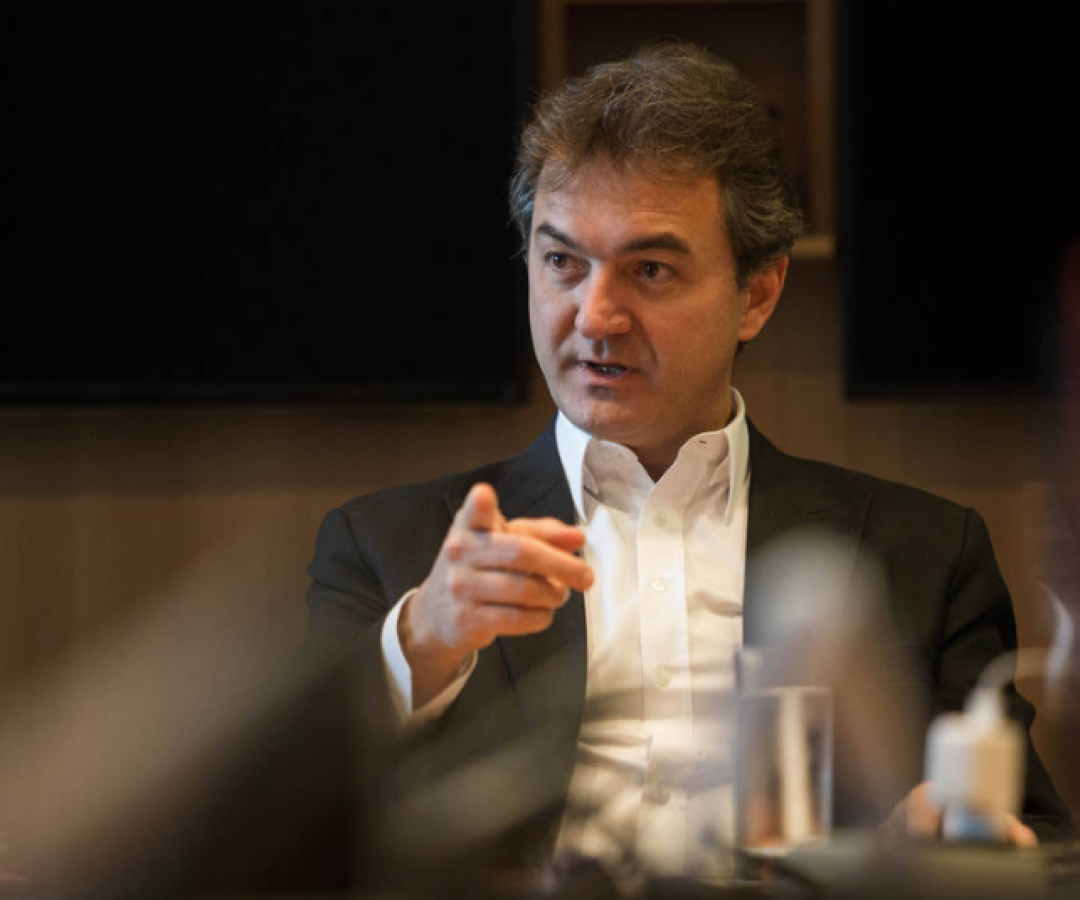 O Ministério das Relações Exteriores impôs sigilo de cinco anos a dois telegramas enviados pela embaixada brasileira...