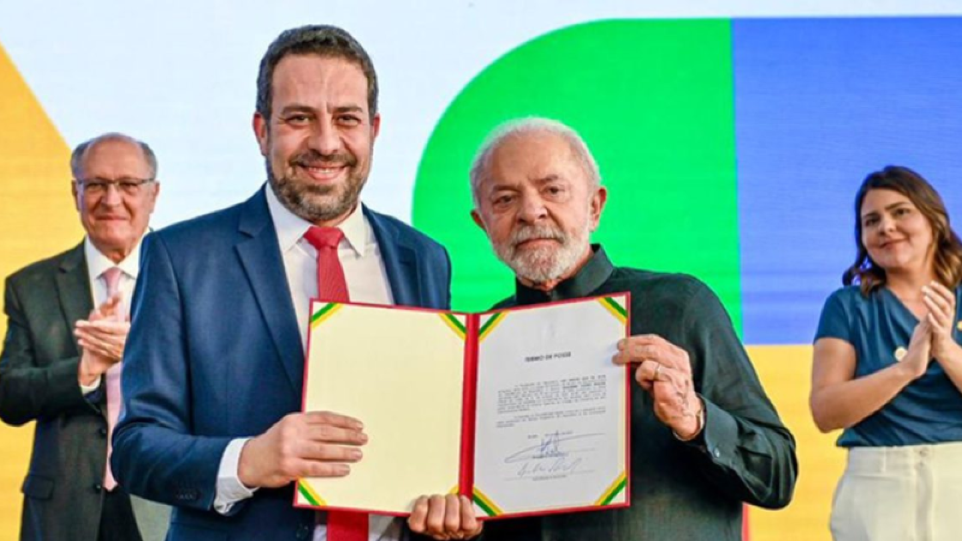 Foto portal Baixada – 2025-10-30T114654.985 O deputado federal Guilherme Boulos (PSOL-SP) assumiu nesta quarta-feira (29) o comando da Secretaria-Geral da Presidência...