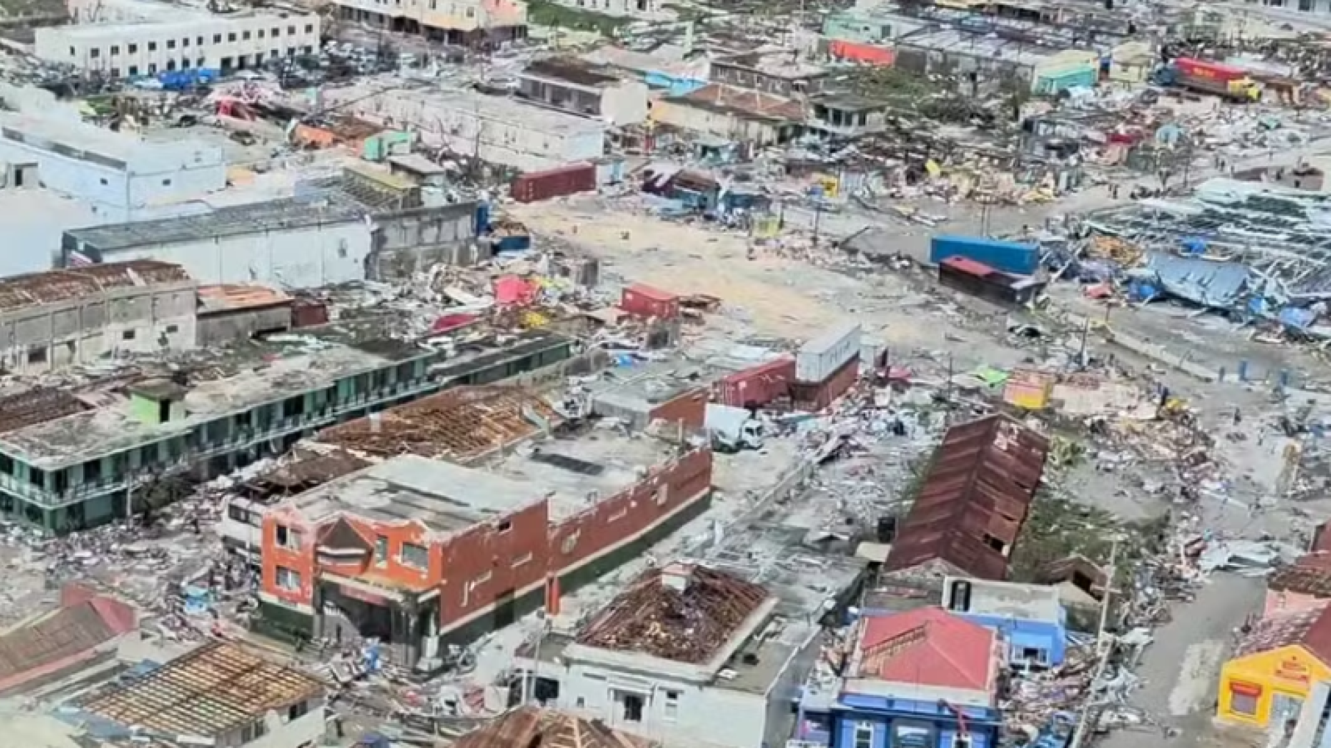 Foto portal Baixada – 2025-10-30T170342.662 O furacão Melissa deixou um rastro de destruição ao atravessar o Caribe, atingindo principalmente a Jamaica e o Haiti.