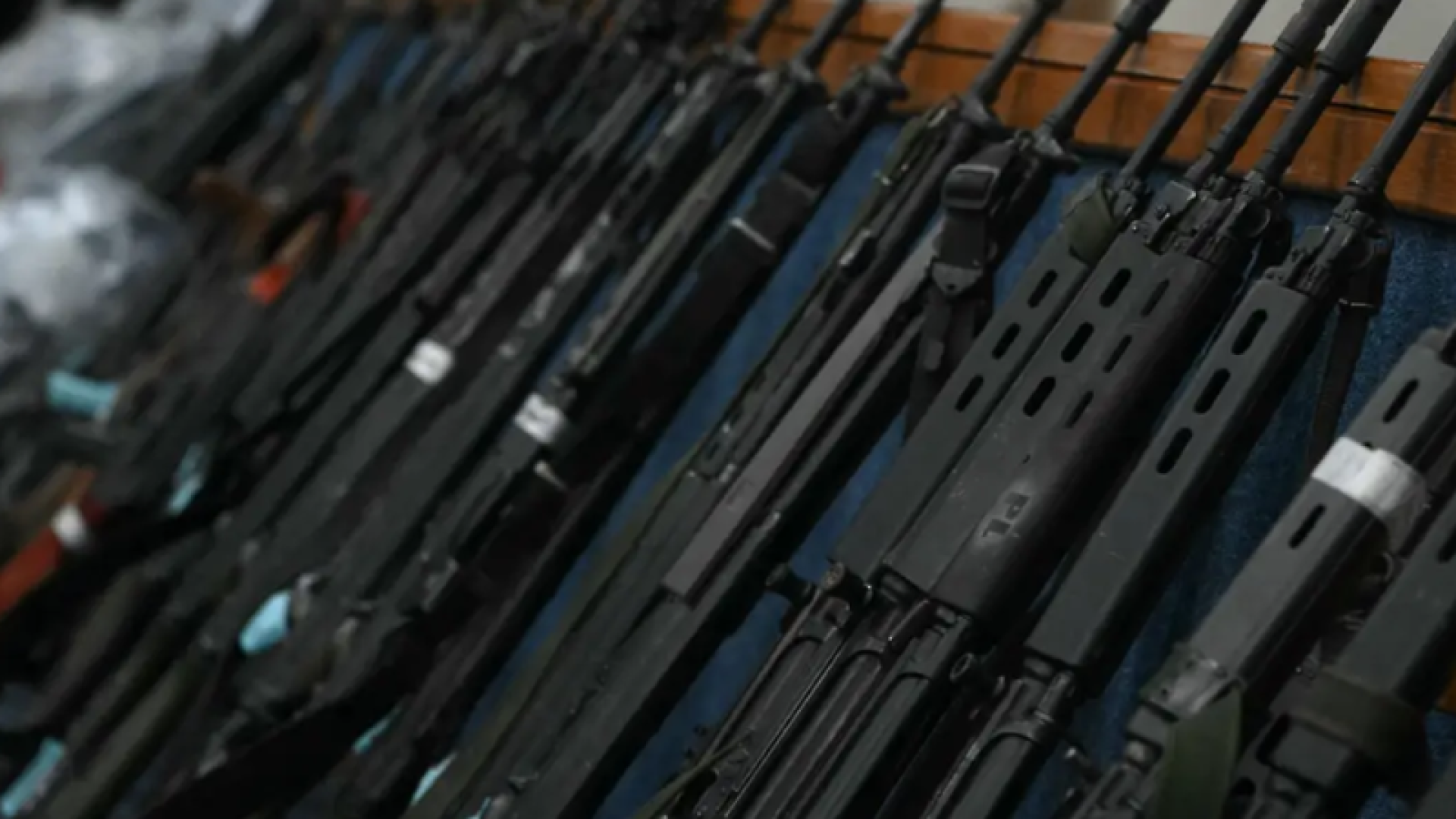 Foto portal Baixada – 2025-10-30T181138.905 O governo do Paraguai anunciou nesta quinta-feira (30) que irá declarar as facções brasileiras Primeiro Comando da Capital (PCC)...