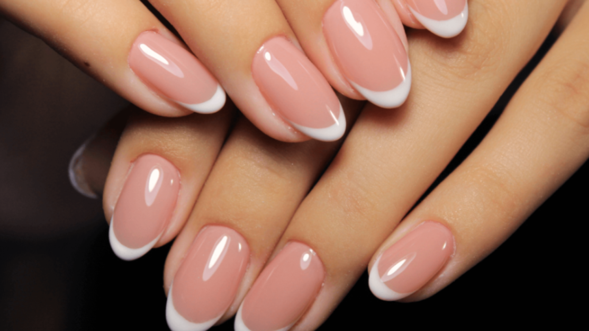 A Anvisa (Agência Nacional de Vigilância Sanitária) proibiu o uso das substâncias TPO [óxido de difenil (2,4,6-trimetilbenzol) fosfina]...