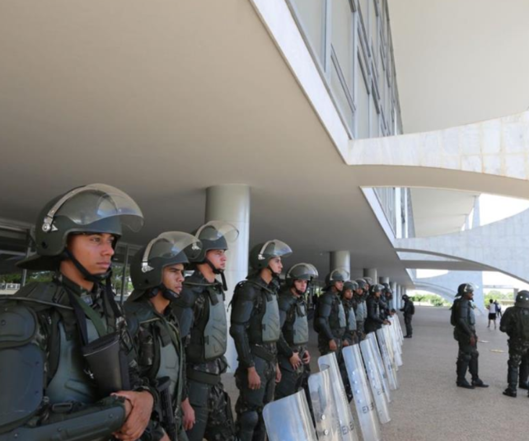 O presidente Luiz Inácio Lula da Silva (PT) assinou um decreto que autoriza a atuação das Forças Armadas em operações...