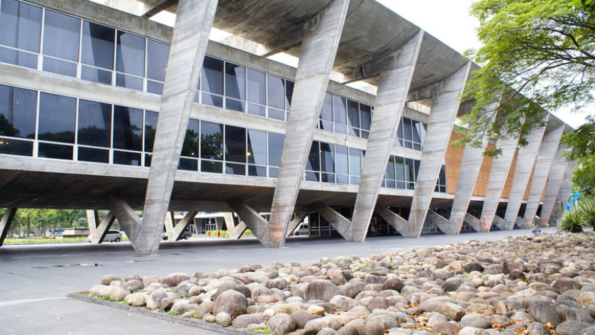 O Museu de Arte Moderna do Rio de Janeiro sedia nesta terça-feira (4) duas cúpulas internacionais que marcam o segundo dia do Fórum...