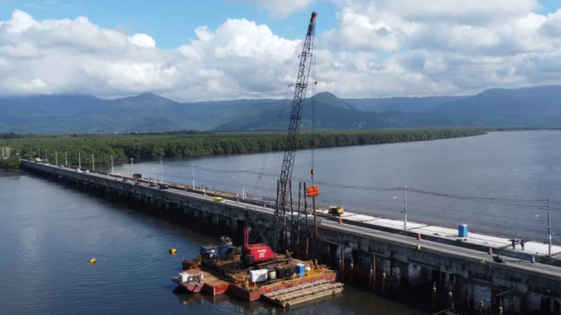 A partir desta segunda-feira (17), a nova fase das obras de expansão do Veículo Leve sobre Trilhos (VLT) em São Vicente...