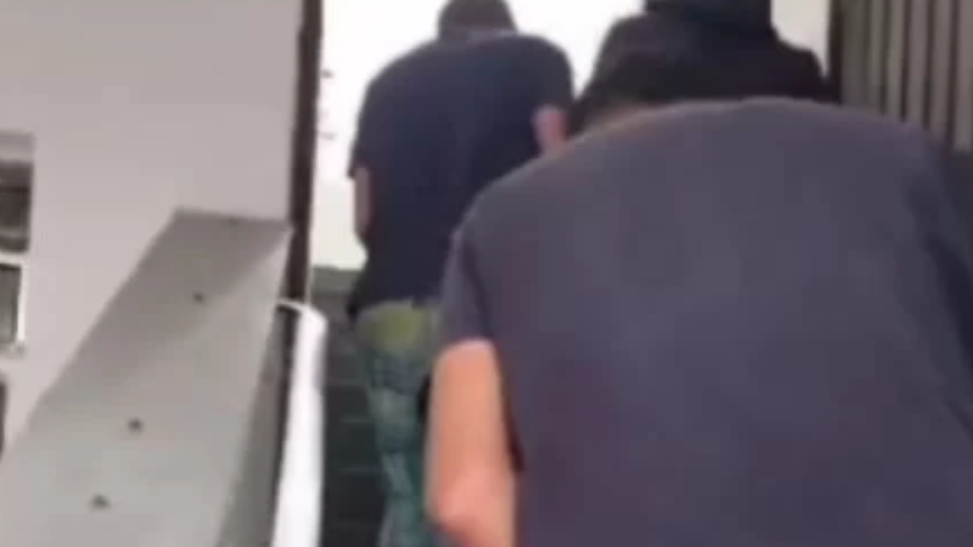 Uma vítima do chamado Tribunal do Crime foi resgatada por policiais militares enquanto era mantida sob tortura em um sítio no bairro...