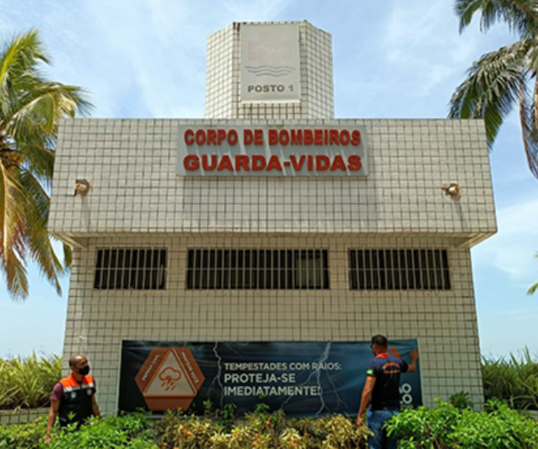 Um homem de 26 anos morreu após se afogar em uma área sinalizada como de risco na orla do bairro Ocian, em Praia Grande...