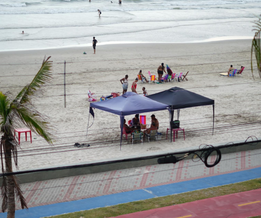 A Prefeitura de Mongaguá (SP) regulamentou, por decreto, o uso de tendas, gazebos e estruturas similares na faixa de areia durante...