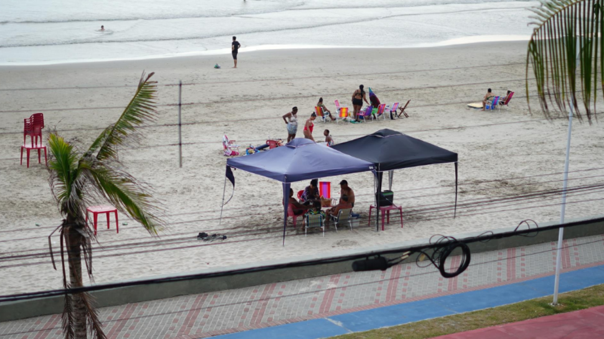 A Prefeitura de Mongaguá (SP) regulamentou, por decreto, o uso de tendas, gazebos e estruturas similares na faixa de areia durante...