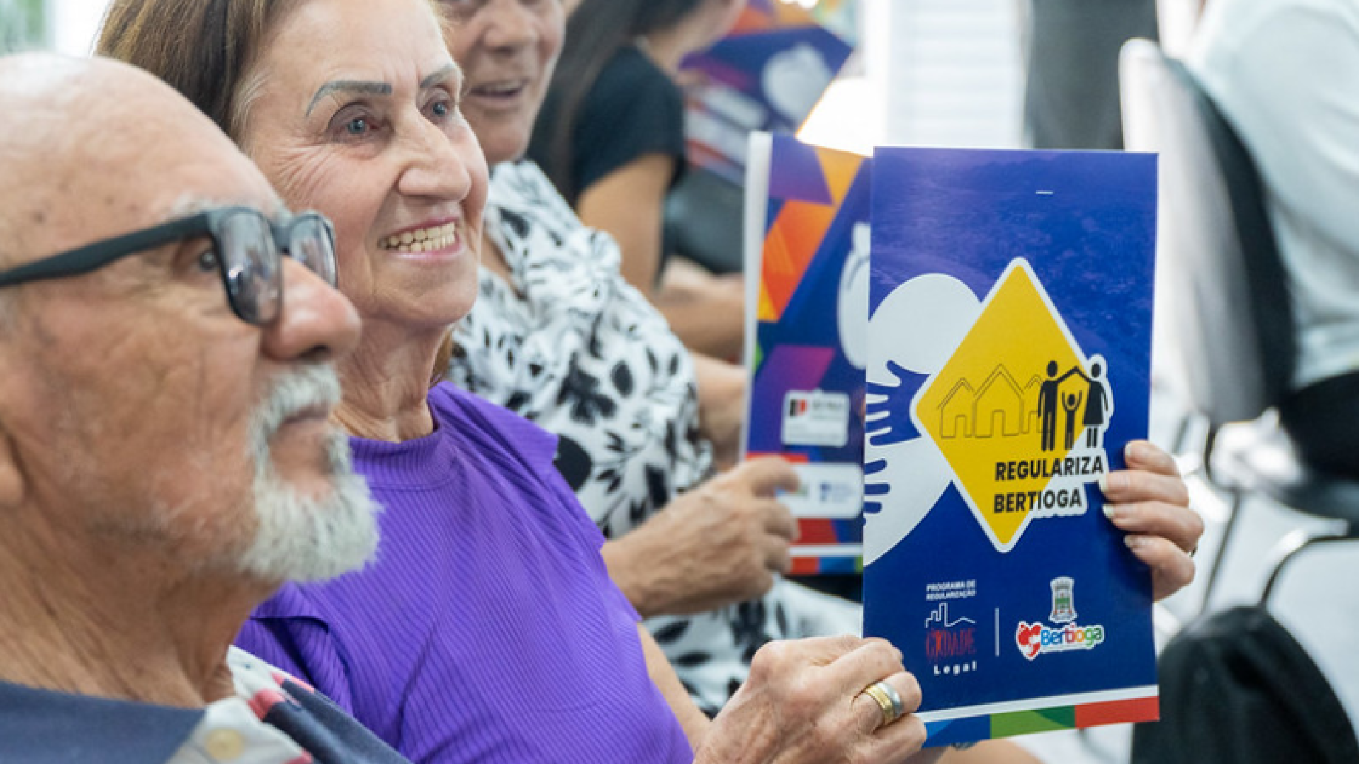 A Prefeitura de Bertioga, por meio da Secretaria de Obras e Habitação, entregou 20 títulos de regularização fundiária durante...