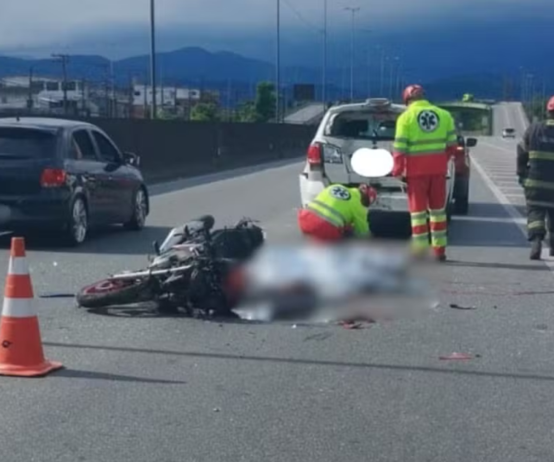 Dois irmãos gêmeos, de 34 anos, morreram em um grave acidente na Rodovia Cônego Domênico Rangoni, na altura de Guarujá...