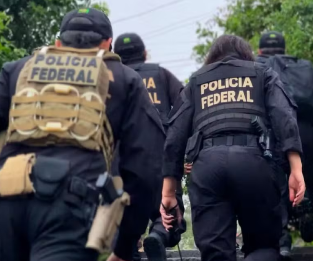 A Polícia Federal deflagrou nesta quarta-feira (21) a Operação Narco Azimut, que investiga uma quadrilha suspeita de lavar mais...