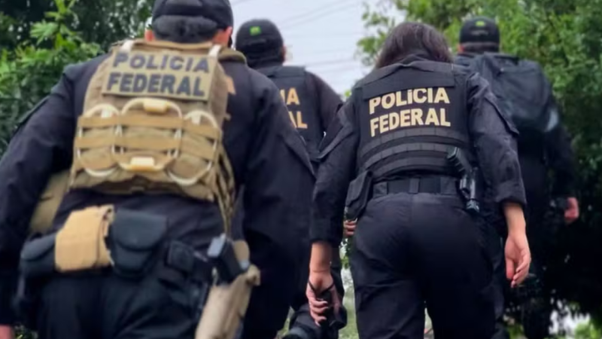 A Polícia Federal deflagrou nesta quarta-feira (21) a Operação Narco Azimut, que investiga uma quadrilha suspeita de lavar mais...