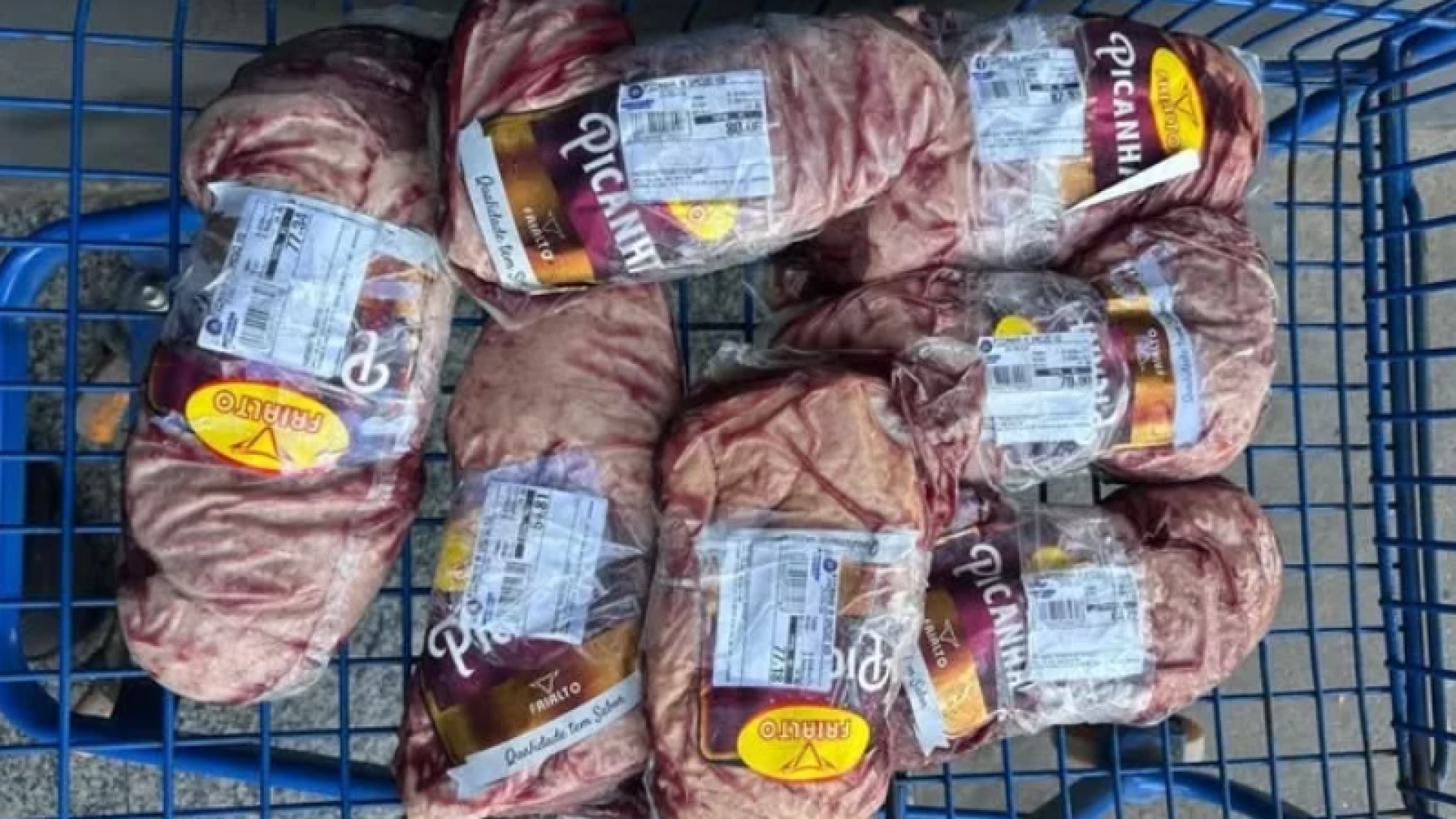 Uma mulher de 47 anos foi presa em flagrante após tentar furtar diversas peças de picanha de um mercado atacadista em Itanhaém...