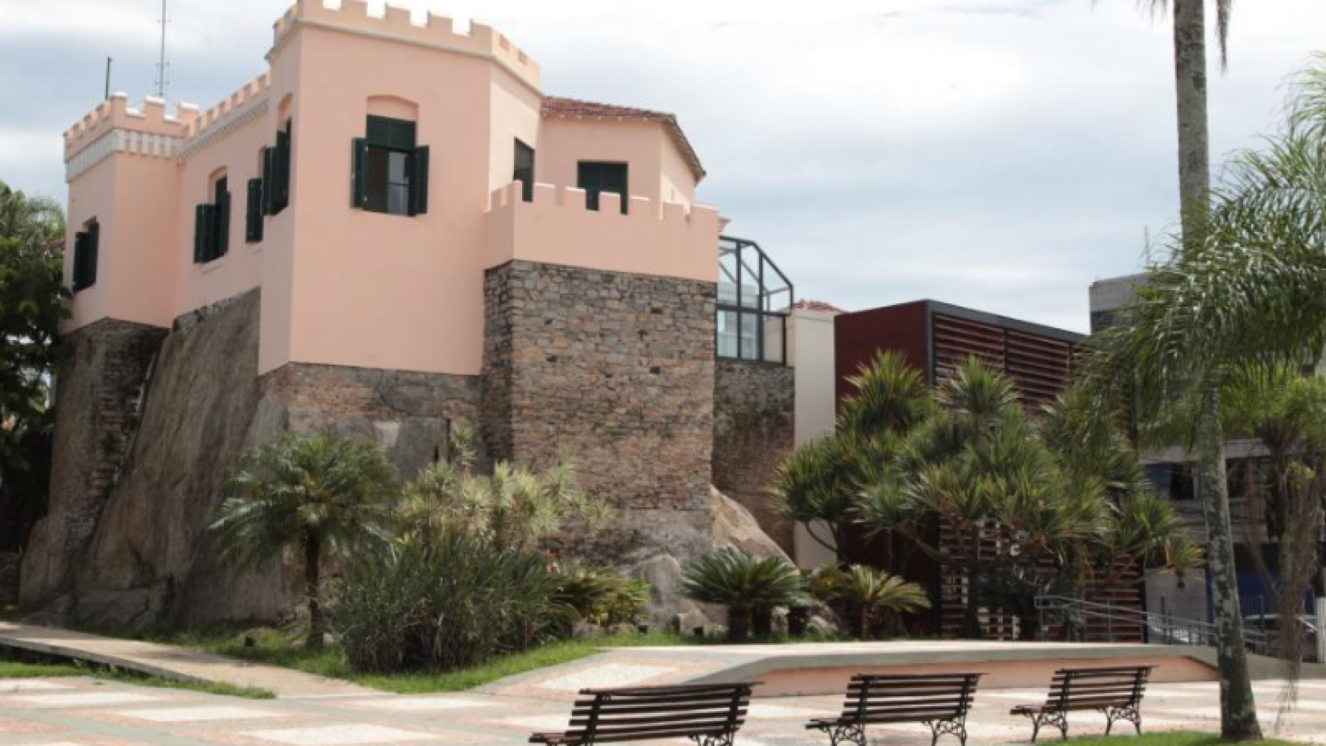 A Fundação Arquivo e Memória de Santos (Fams) completa 30 anos nesta segunda-feira (15). Criada em 1995 a partir do extinto...