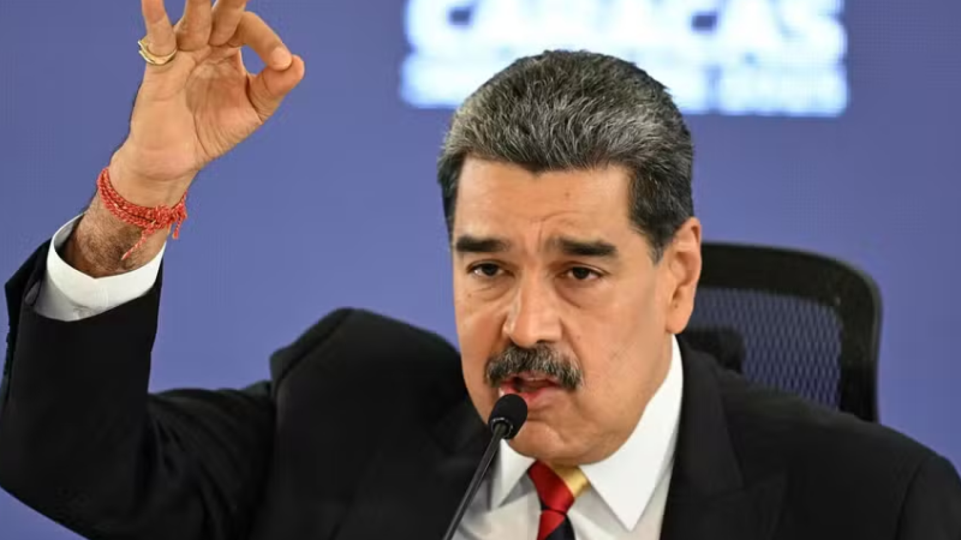 A Venezuela afirmou que posicionou tropas em pontos estratégicos da costa caribenha e anunciou o repasse de armas “às mãos do povo”...