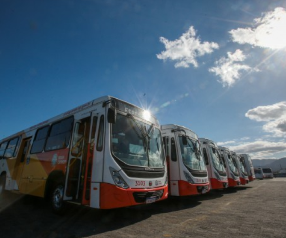 A Prefeitura de Praia Grande realiza nesta sexta-feira (19), no Espaço Piaçabuçu, no Bairro Mirim, a entrega de seis novos ônibus...