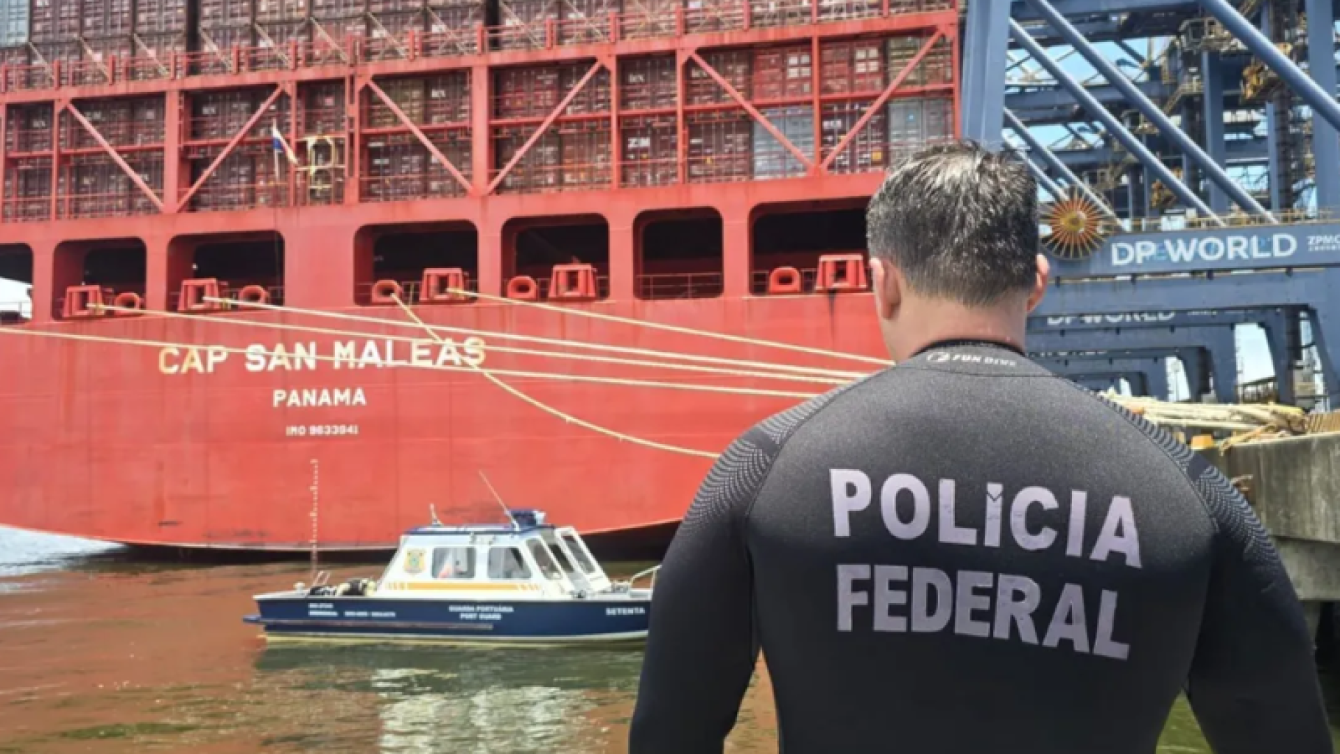 A Marinha do Brasil, em ação conjunta com a Polícia Federal (PF) e a Guarda Portuária, apreendeu 100,4 kg de substâncias com...
