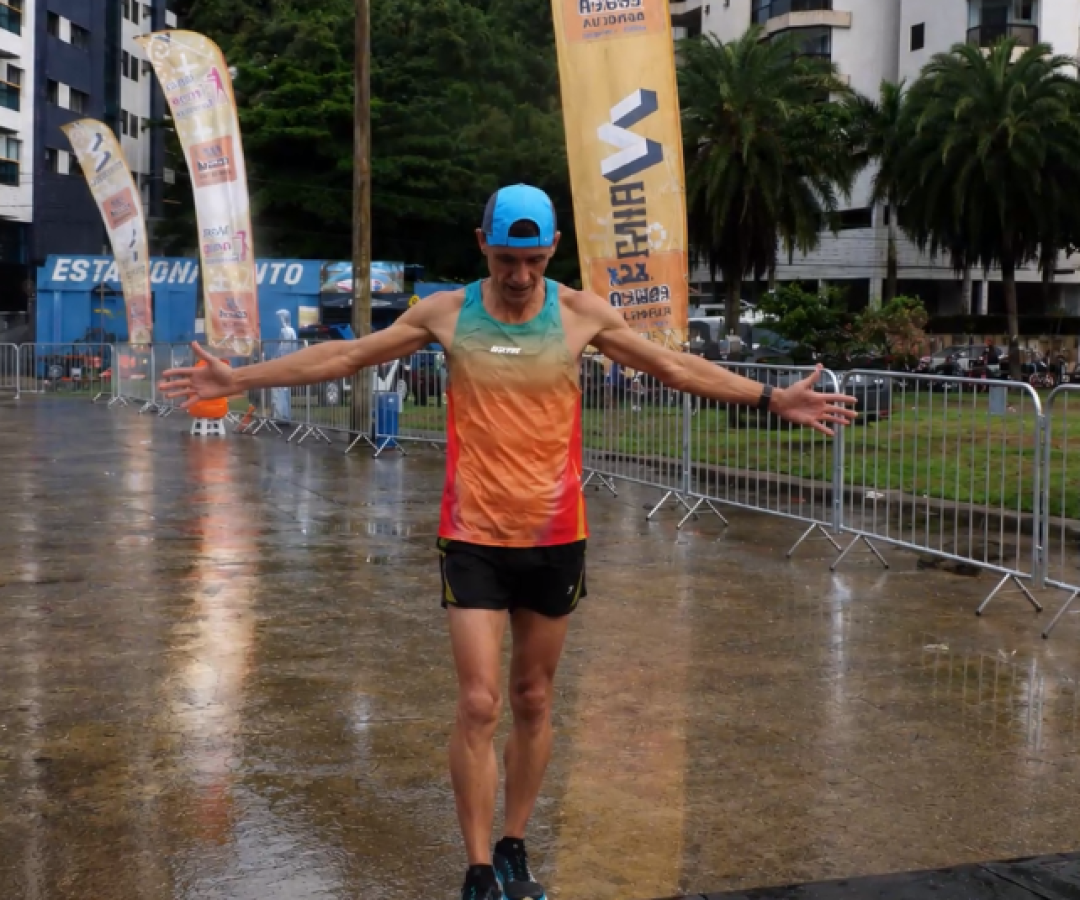 Guarujá recebeu, no último domingo, a Corrida Heróis do 21, evento que uniu esporte, homenagens e integração entre moradores e visitantes.