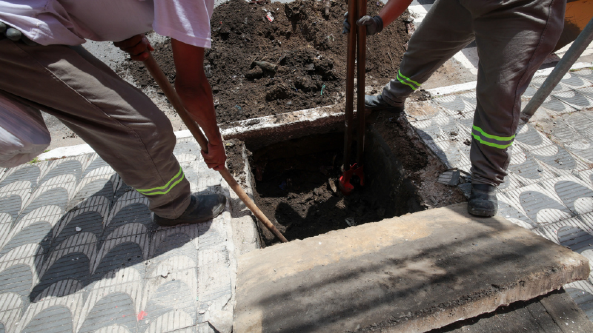 Com a aproximação do verão e o aumento da ocorrência de temporais, a Prefeitura de Praia Grande iniciou um grande mutirão...