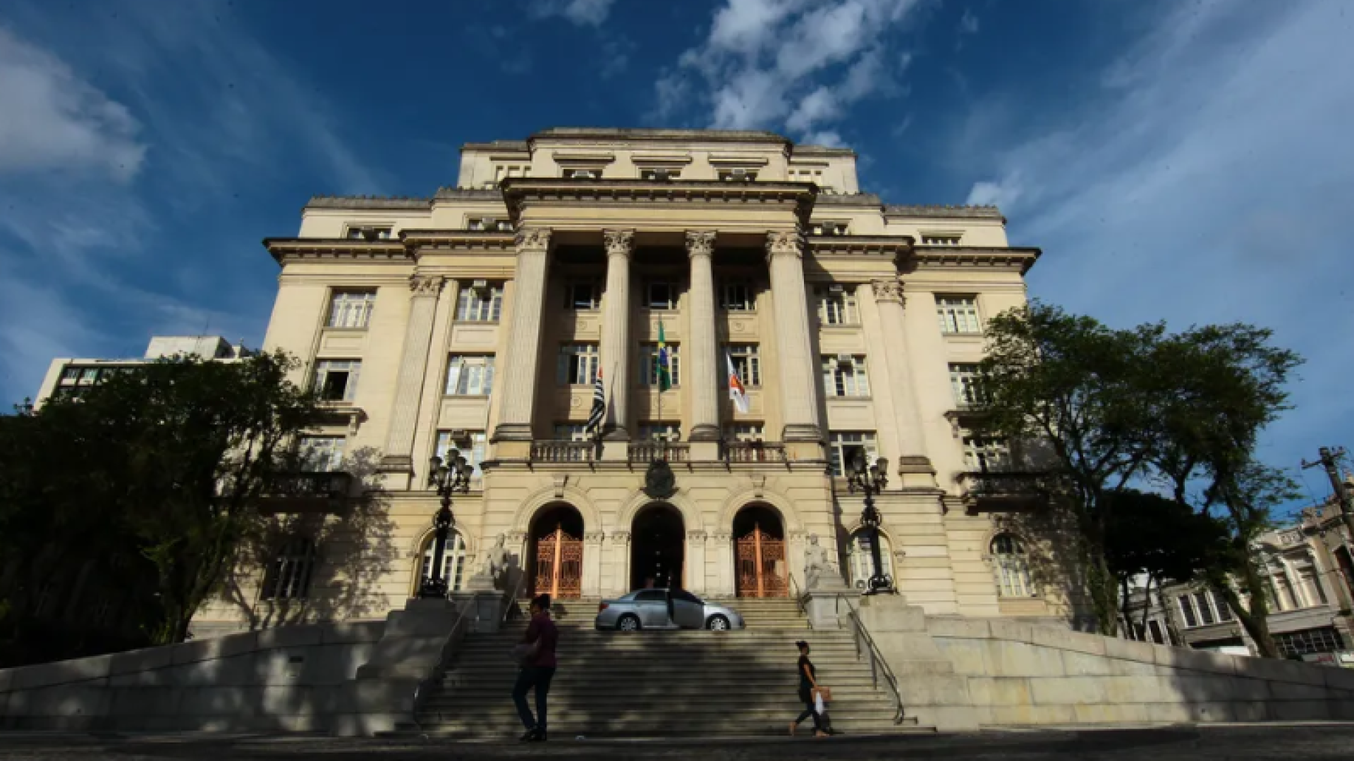 A Prefeitura de Santos convocou 28 candidatos aprovados em concurso público para tomar posse entre os dias...