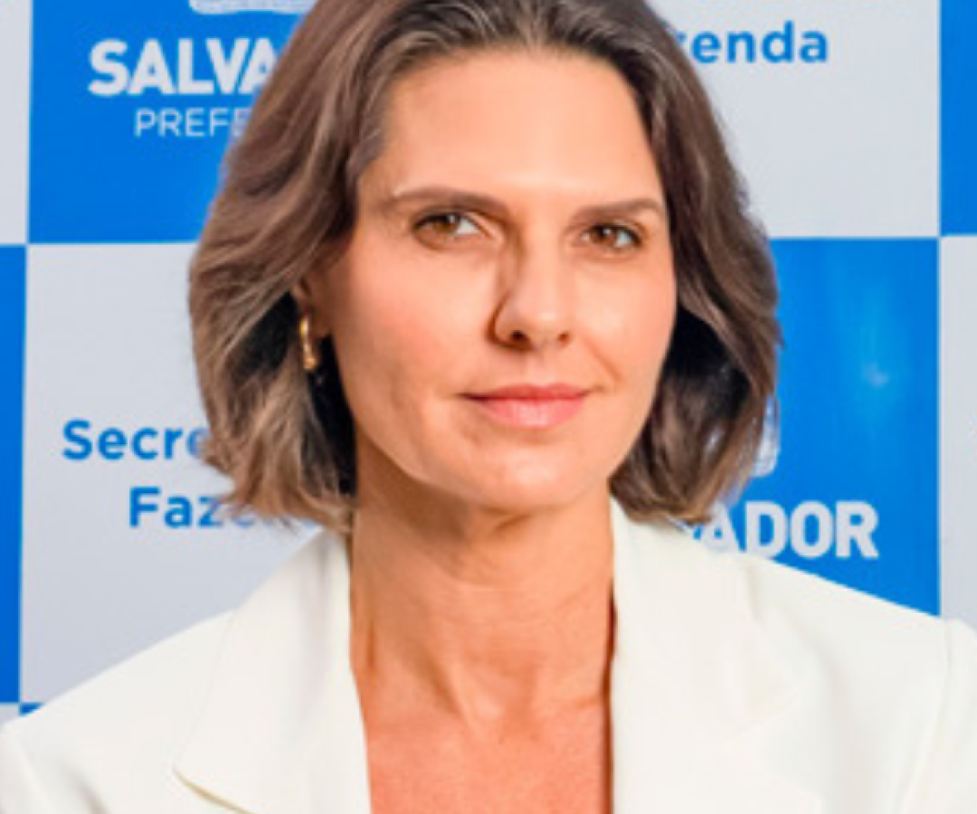 Uma decisão liminar do Tribunal de Justiça da Bahia suspendeu o uso de recursos públicos para custear o doutorado da secretária...