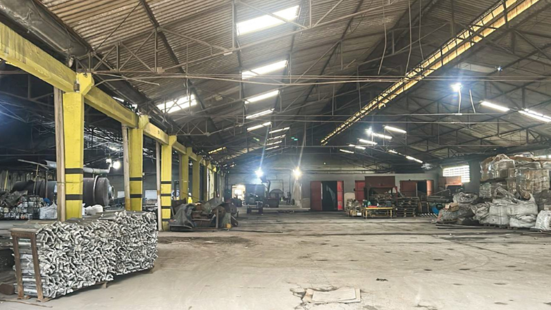 A Polícia Civil deflagrou na manhã desta quinta-feira (5) a Operação W74 para desarticular uma rede criminosa envolvida em furto,,,