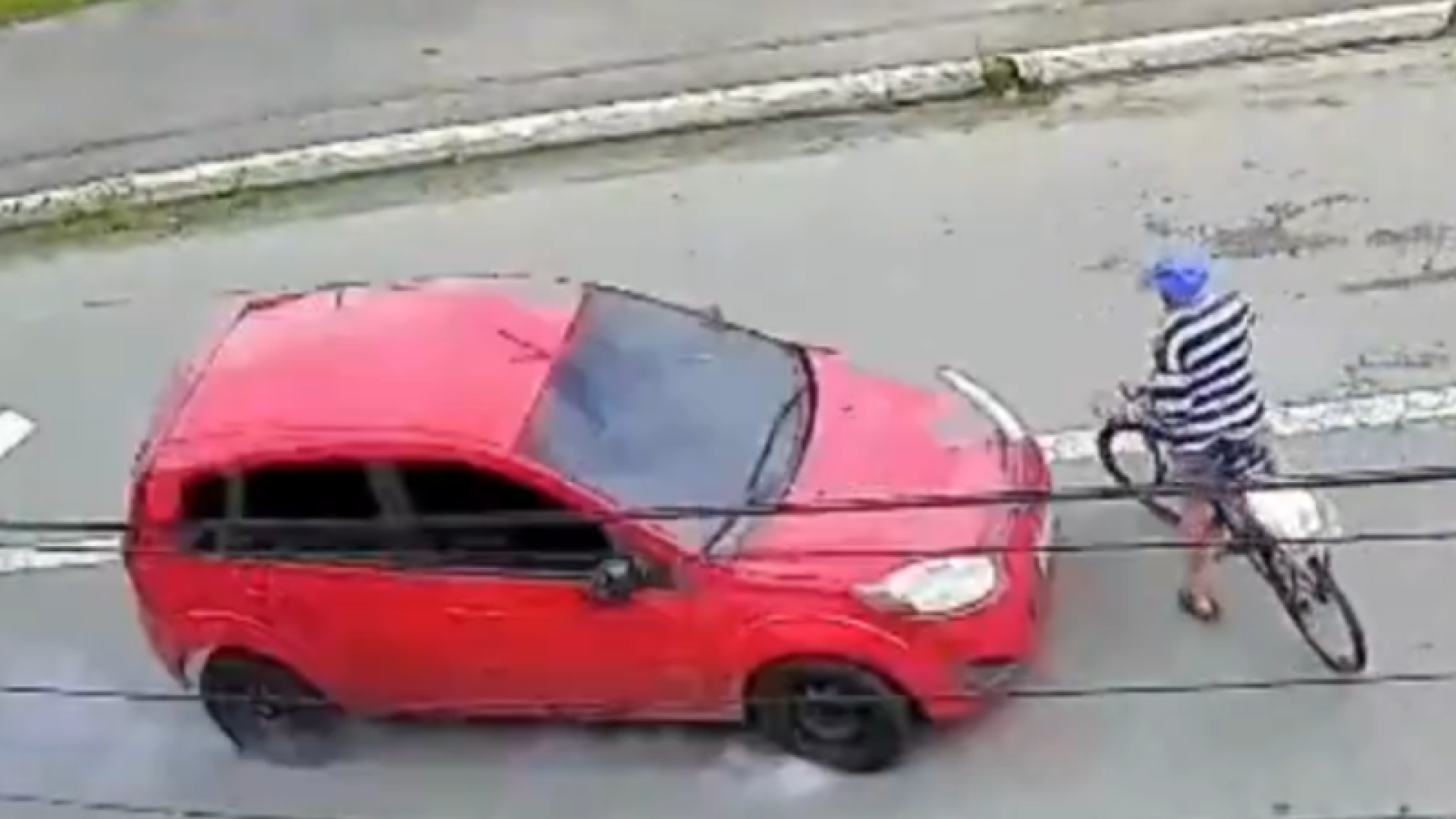 Um idoso de 79 anos morreu após ser atropelado enquanto pedalava uma bicicleta no bairro Vila Caiçara, em Praia Grande, no litoral...