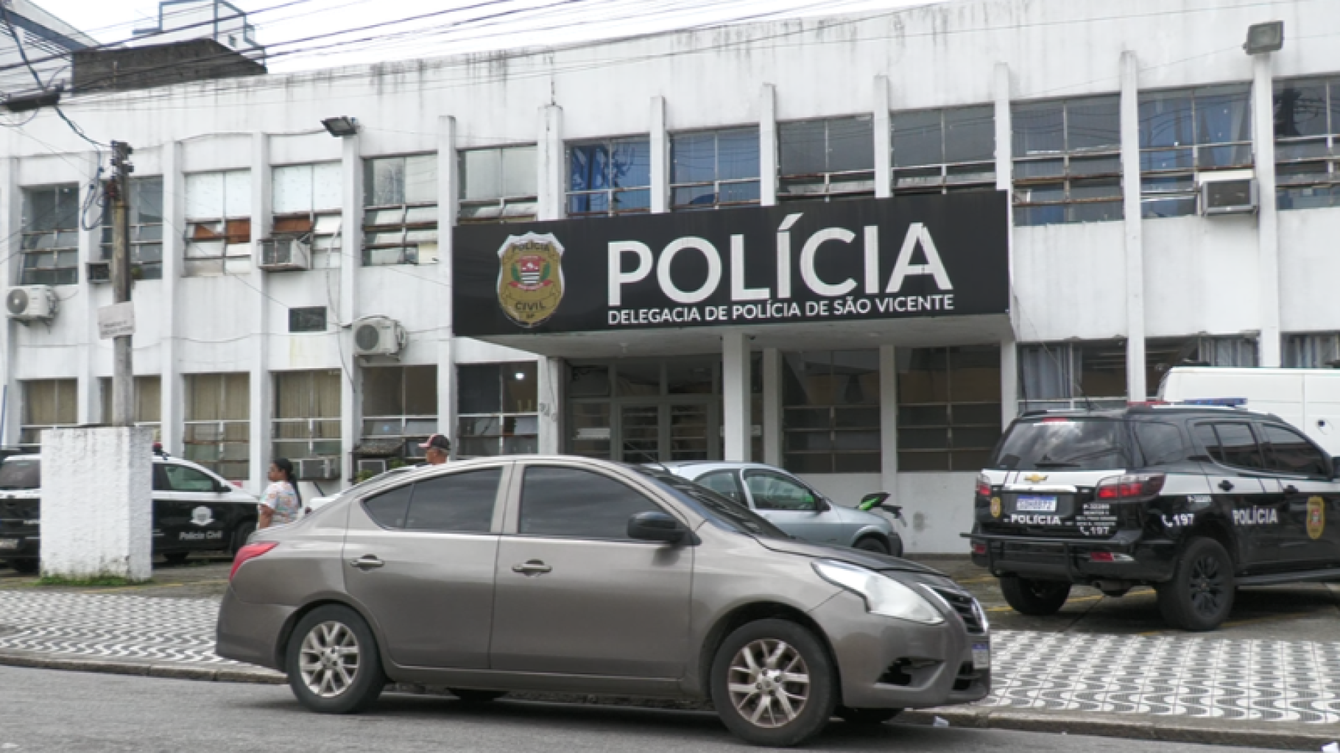 Mariana dos Santos Muniz, de 20 anos, foi presa em flagrante após invadir a casa do ex-namorado e esfaquear a atual companheira dele...