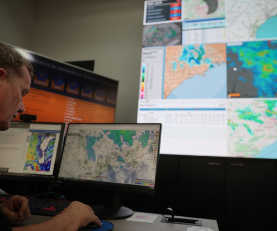 A Defesa Civil do Estado de São Paulo emitiu um alerta para condições climáticas severas previstas entre terça-feira (9) e quinta-feira...
