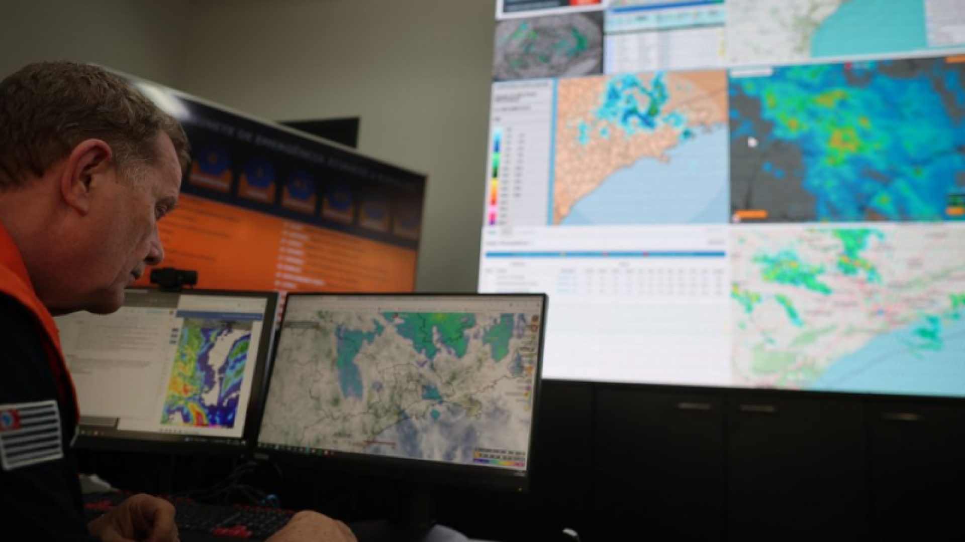 A Defesa Civil do Estado de São Paulo emitiu um alerta para condições climáticas severas previstas entre terça-feira (9) e quinta-feira...