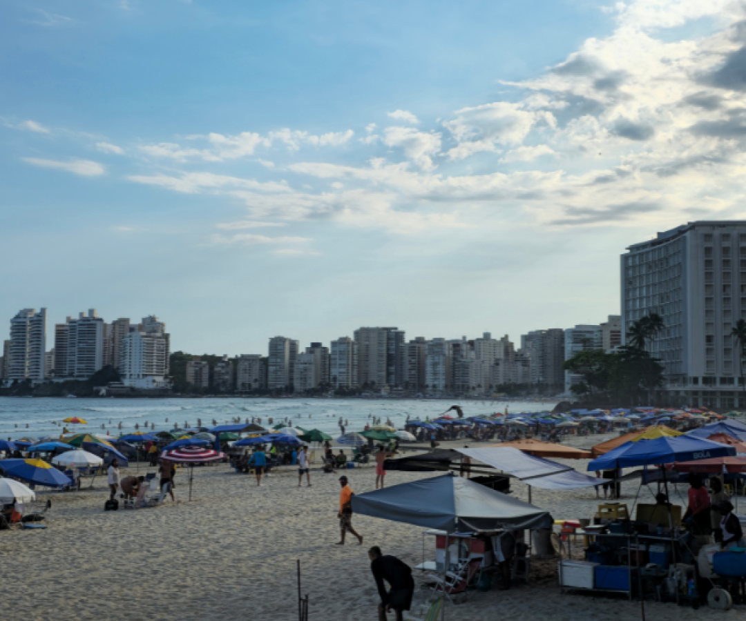 Guarujá deve receber cerca de 800 mil turistas durante o feriado de Carnaval, entre sábado (14) e quarta-feira (18).