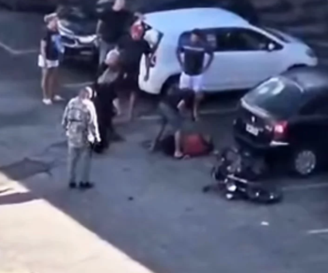 Um homem foi detido na manhã desta quinta-feira (4) em Praia Grande, litoral de São Paulo, após uma tentativa de roubo dentro de um...