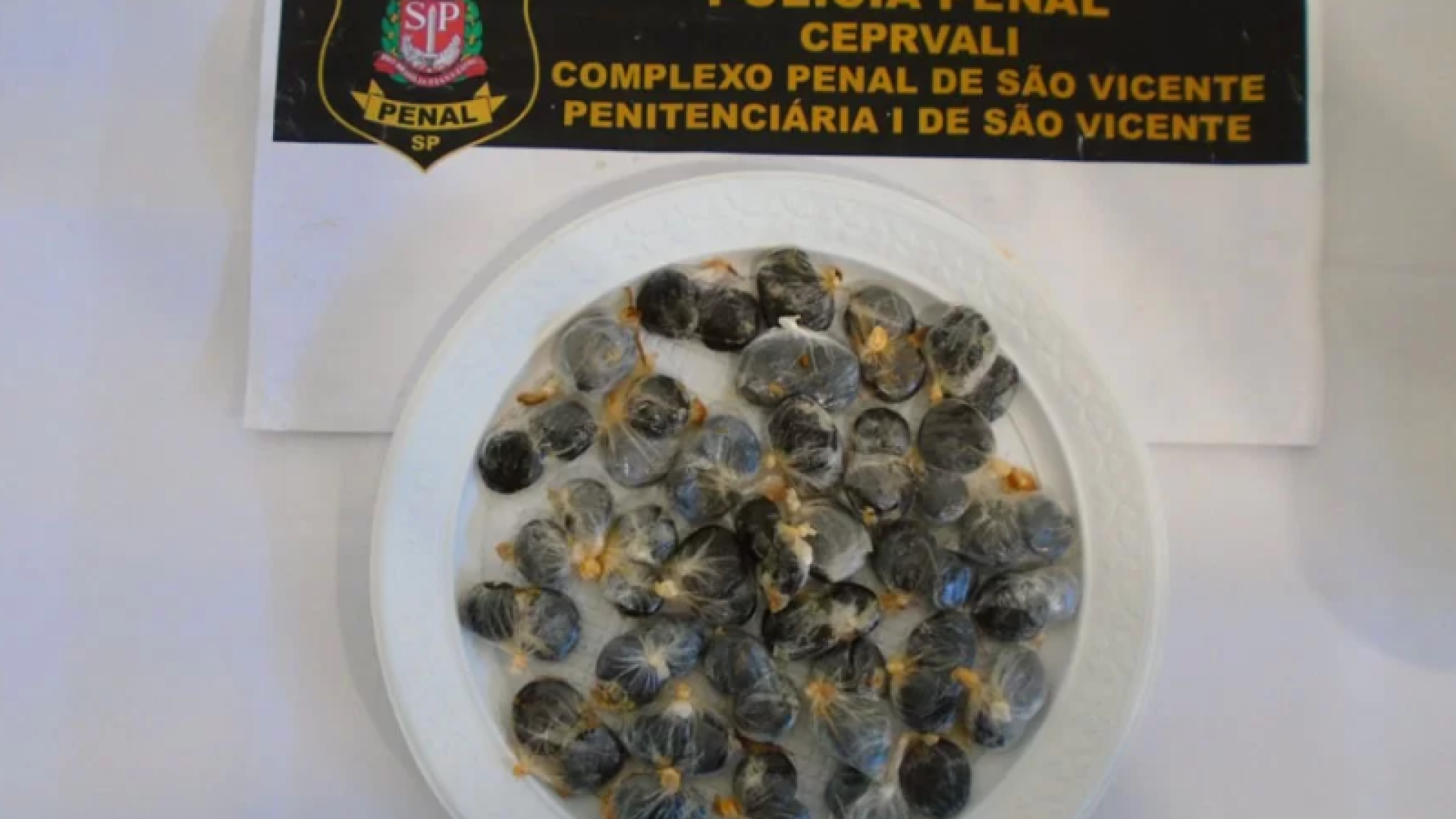 Companheira de detento tentou entrar na Penitenciária 1 ‘Dr. Geraldo de Andrade Vieira’, em São Vicente, neste domingo (7)...