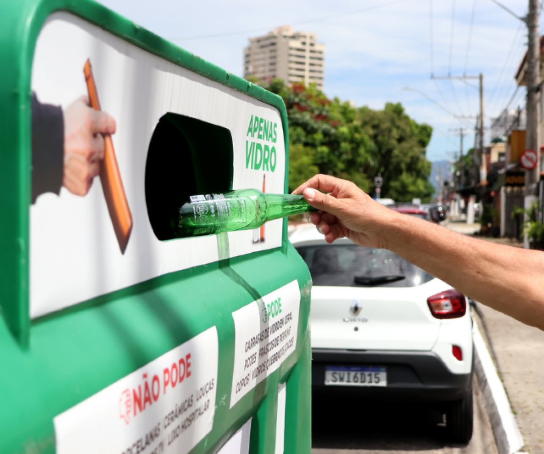 Praia Grande deu mais um passo em sua política de sustentabilidade com a instalação de 15 contêineres destinados ao descarte...