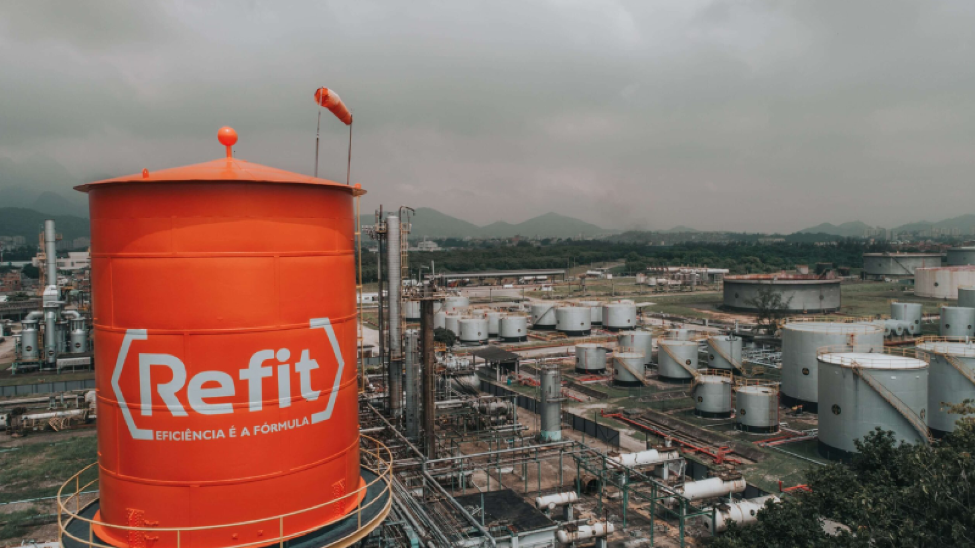 O Grupo Refit, dono da antiga refinaria de Manguinhos, no Rio de Janeiro, foi alvo de uma megaoperação interestadual deflagrada na manhã...