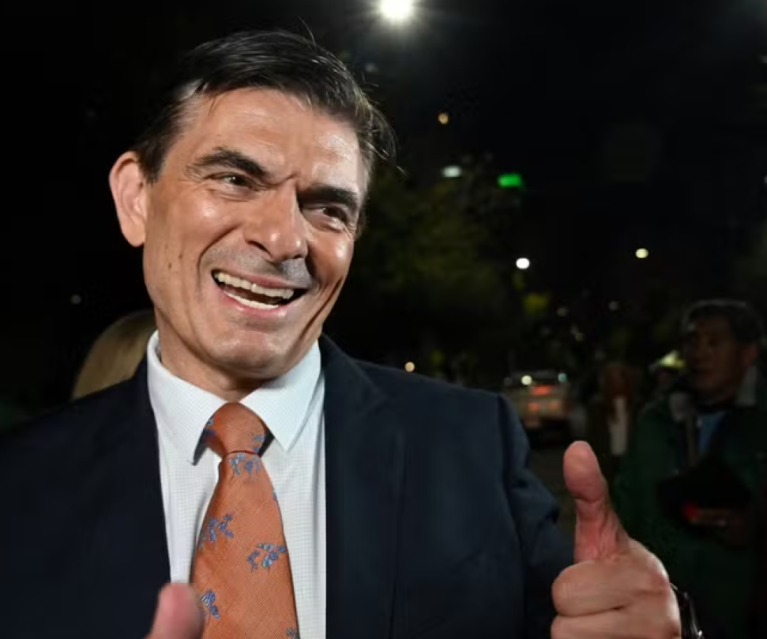 Rodrigo Paz, do Partido Democrata Cristão (PDC), foi eleito presidente da Bolívia neste domingo (19) ao vencer o segundo turno com...