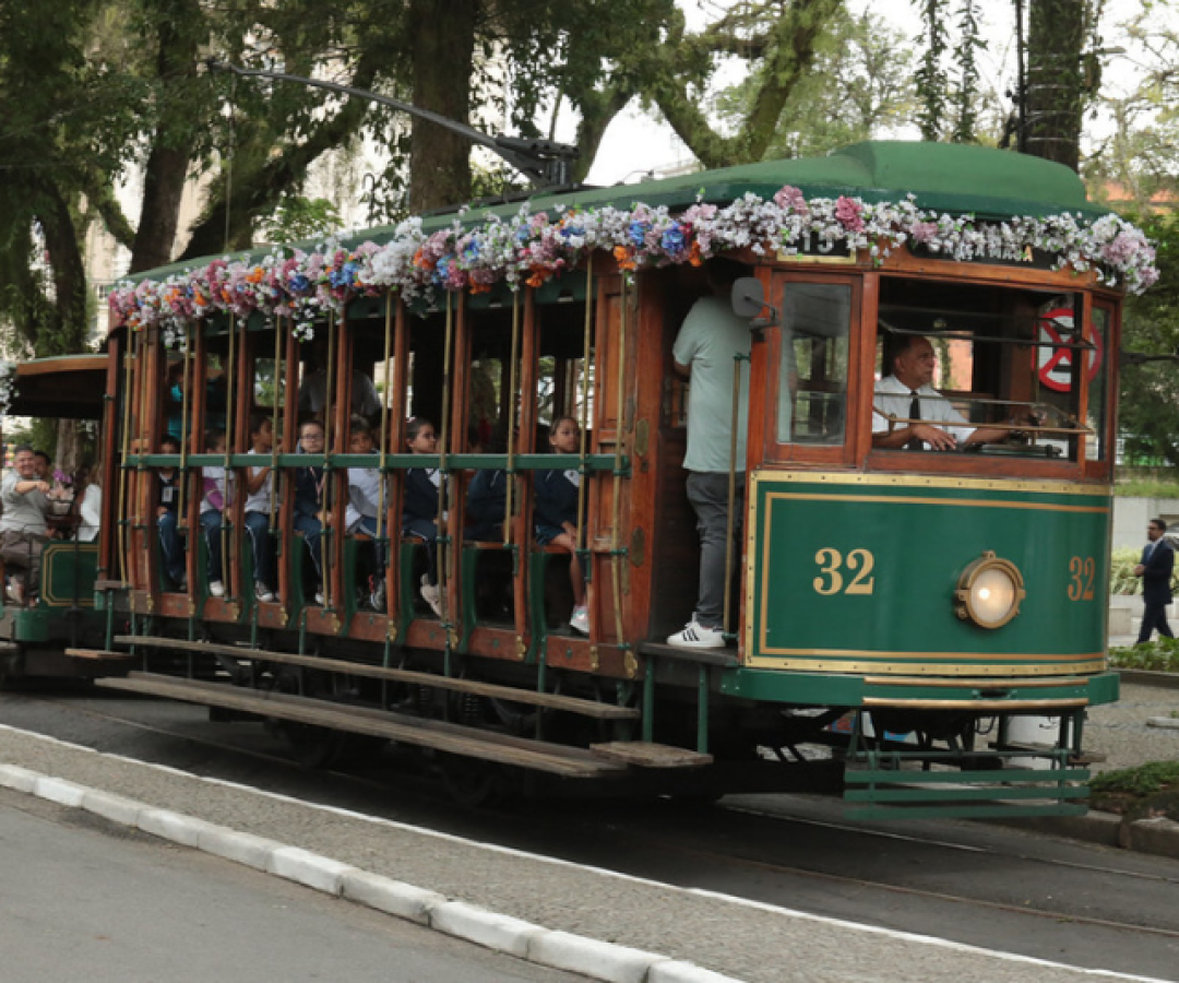 Santos comemorou nesta terça-feira (23) os 25 anos da Linha Turística do Bonde, um dos símbolos do Centro Histórico da cidade.