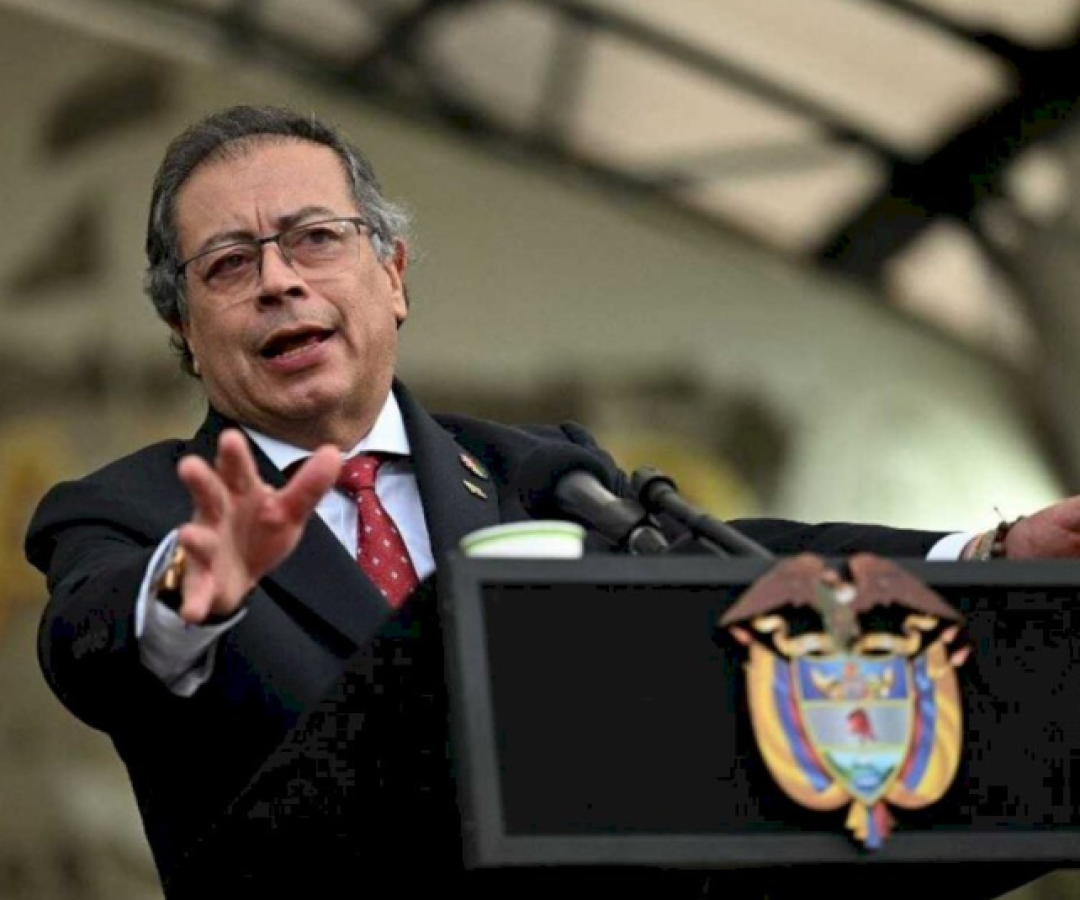 O presidente dos Estados Unidos, Donald Trump, confirmou neste domingo (19) que vai impor tarifas aduaneiras à Colômbia...