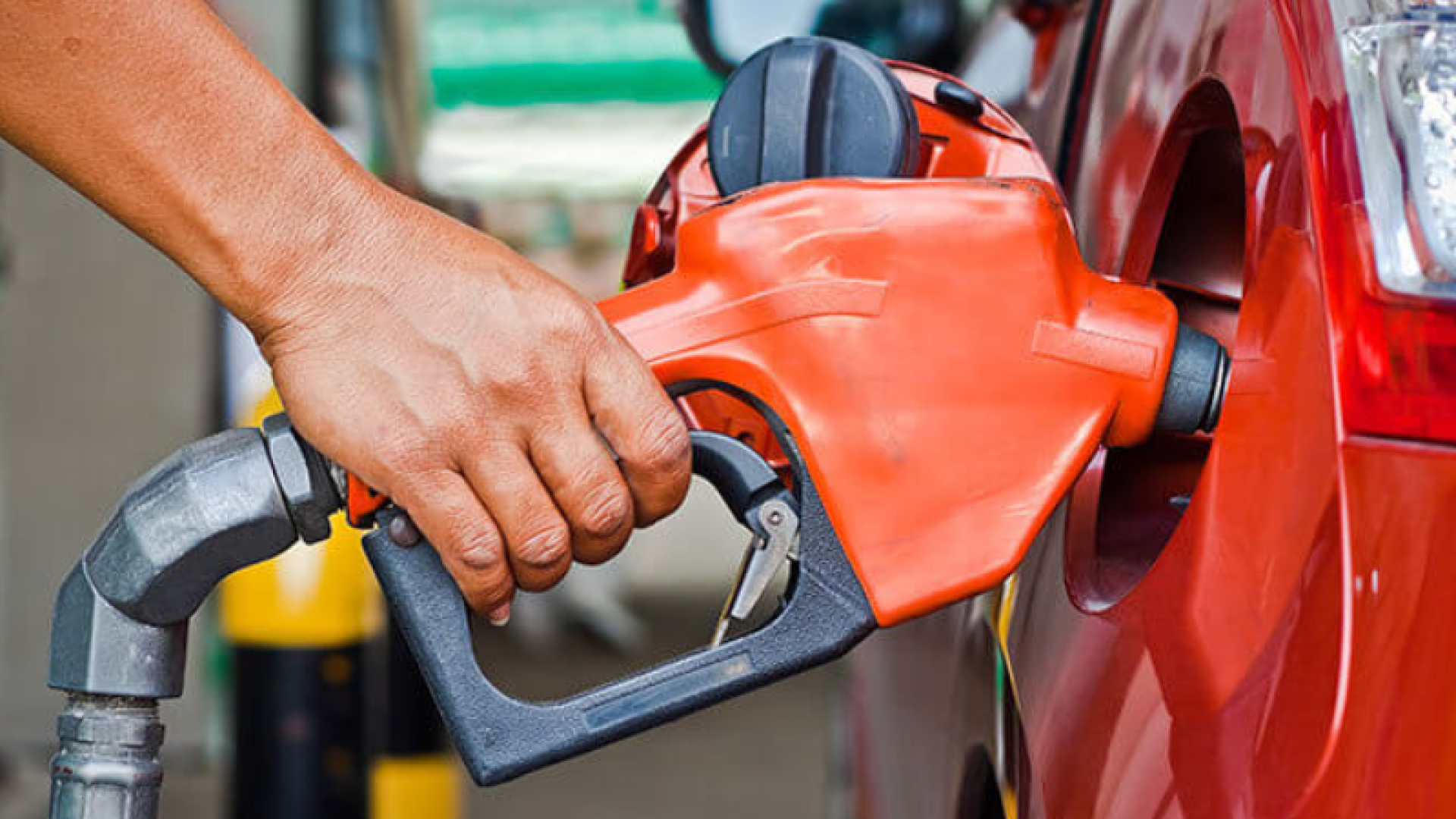 A intensificação do conflito entre Irã, Estados Unidos e Israel provocou uma forte alta no preço do petróleo nos mercados internacionais...